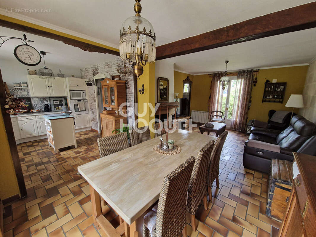 Maison à ANIZY-LE-CHATEAU