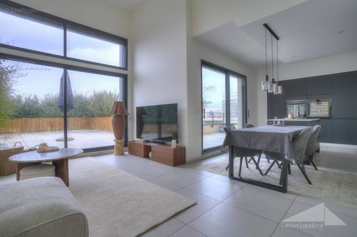 Appartement à FERNEY-VOLTAIRE