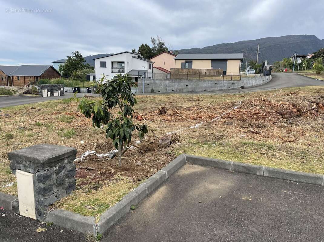Terrain à SAINT-PIERRE