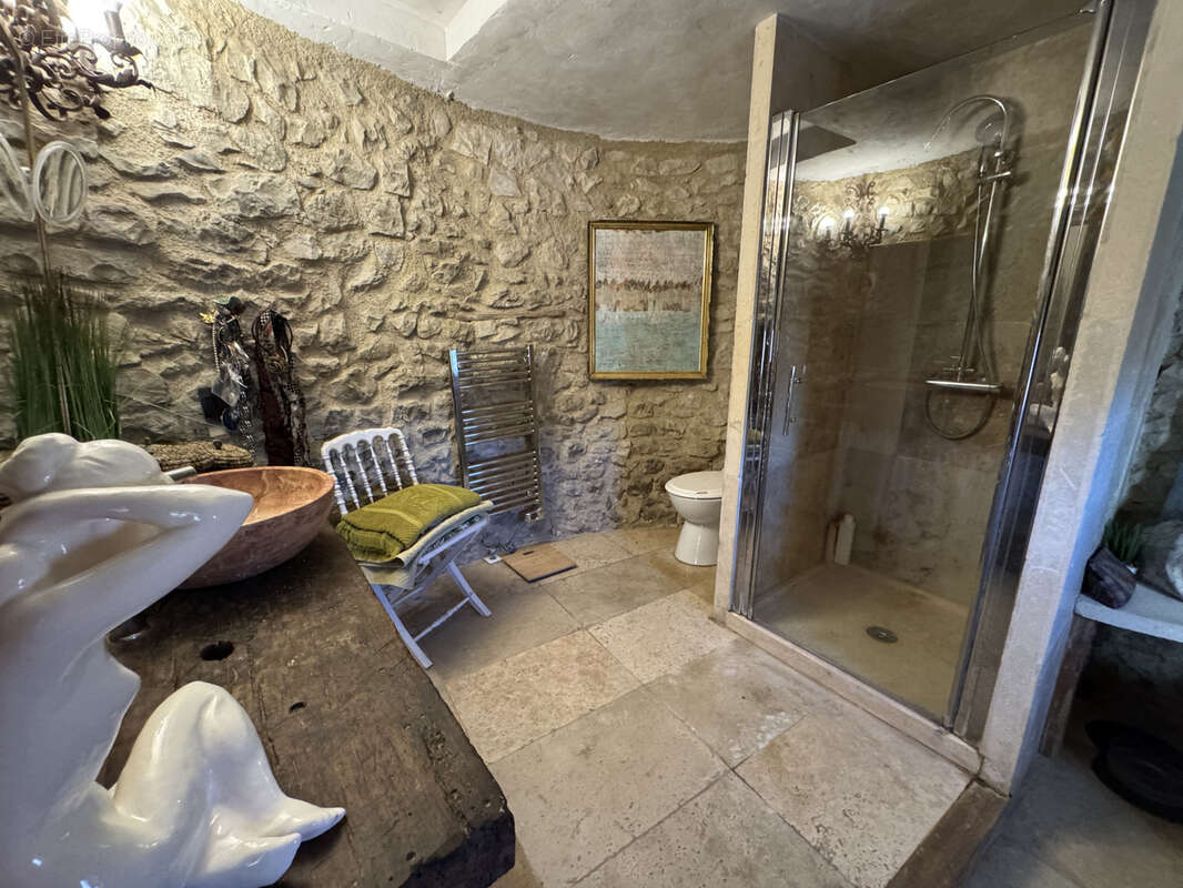 Maison à REVEST-DU-BION