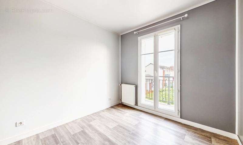 Maison à BAILLY-ROMAINVILLIERS