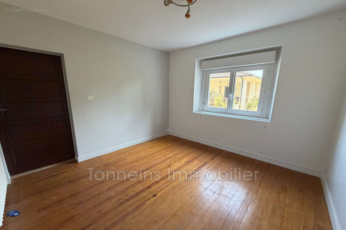 Maison 165 m² à Tonneins  - photo 7