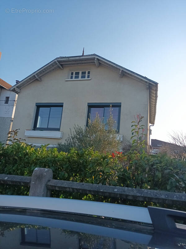 Maison à AIXE-SUR-VIENNE