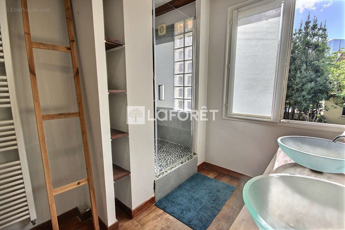 Maison à COURBEVOIE