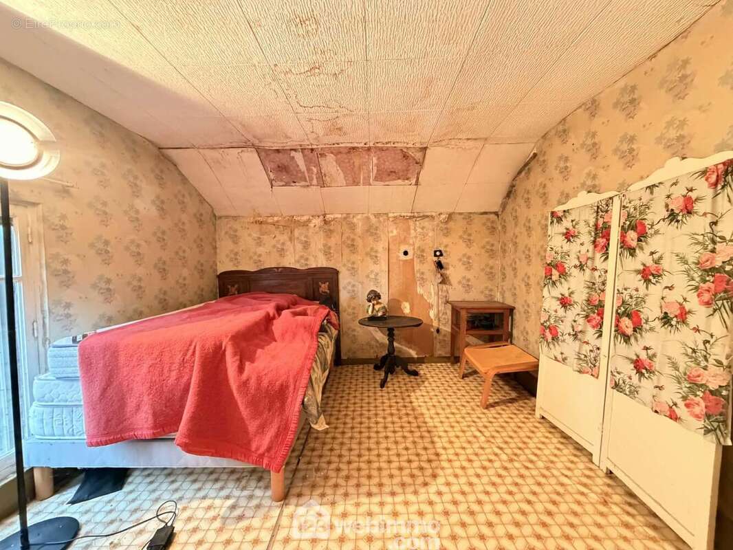 Une deuxième chambre de 11 m² - Maison à TAVAUX-ET-PONTSERICOURT