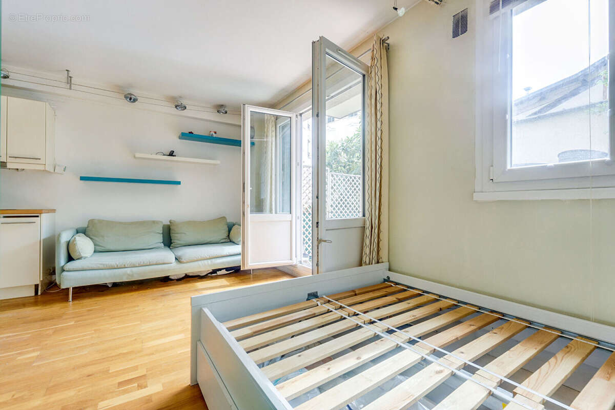 Appartement à PARIS-14E