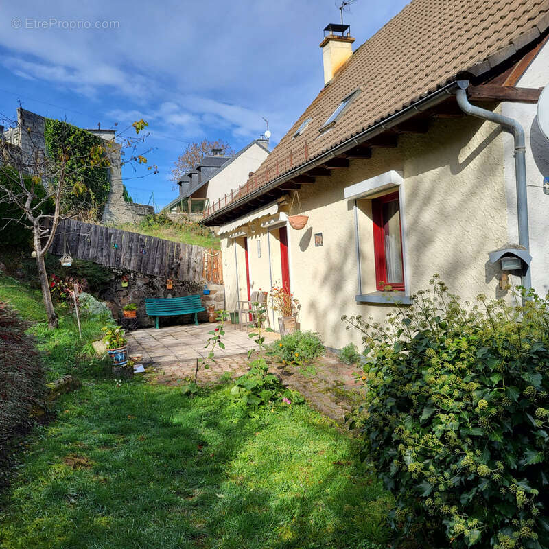 Maison à RIOM-ES-MONTAGNES