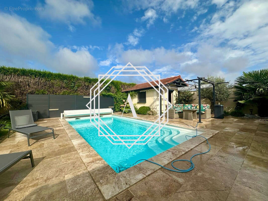 Maison à GRISY-LES-PLATRES