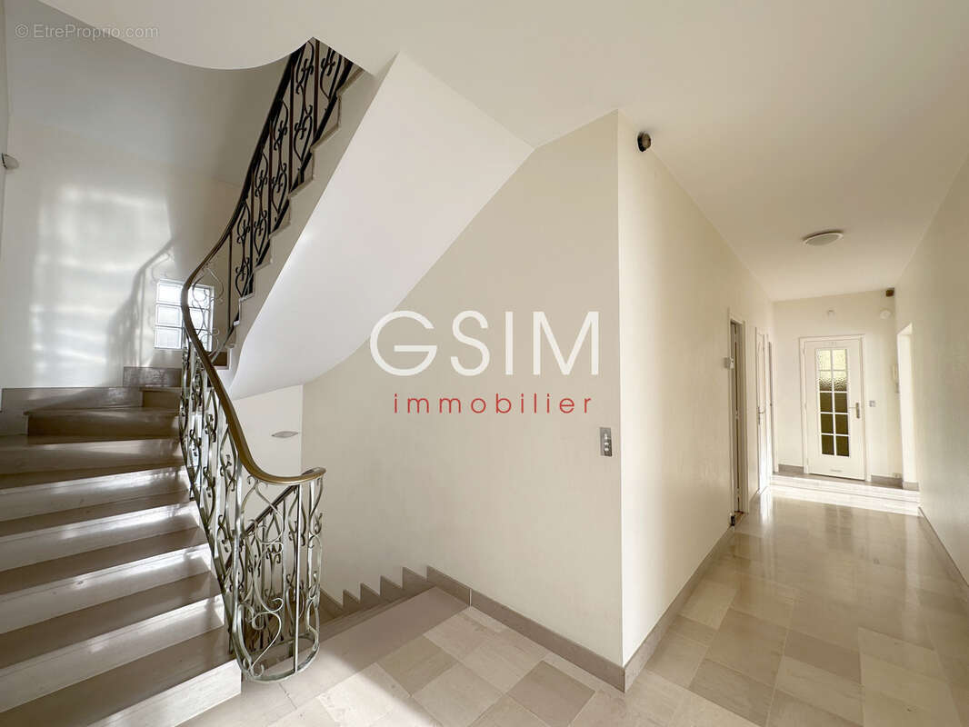 Maison à SURESNES