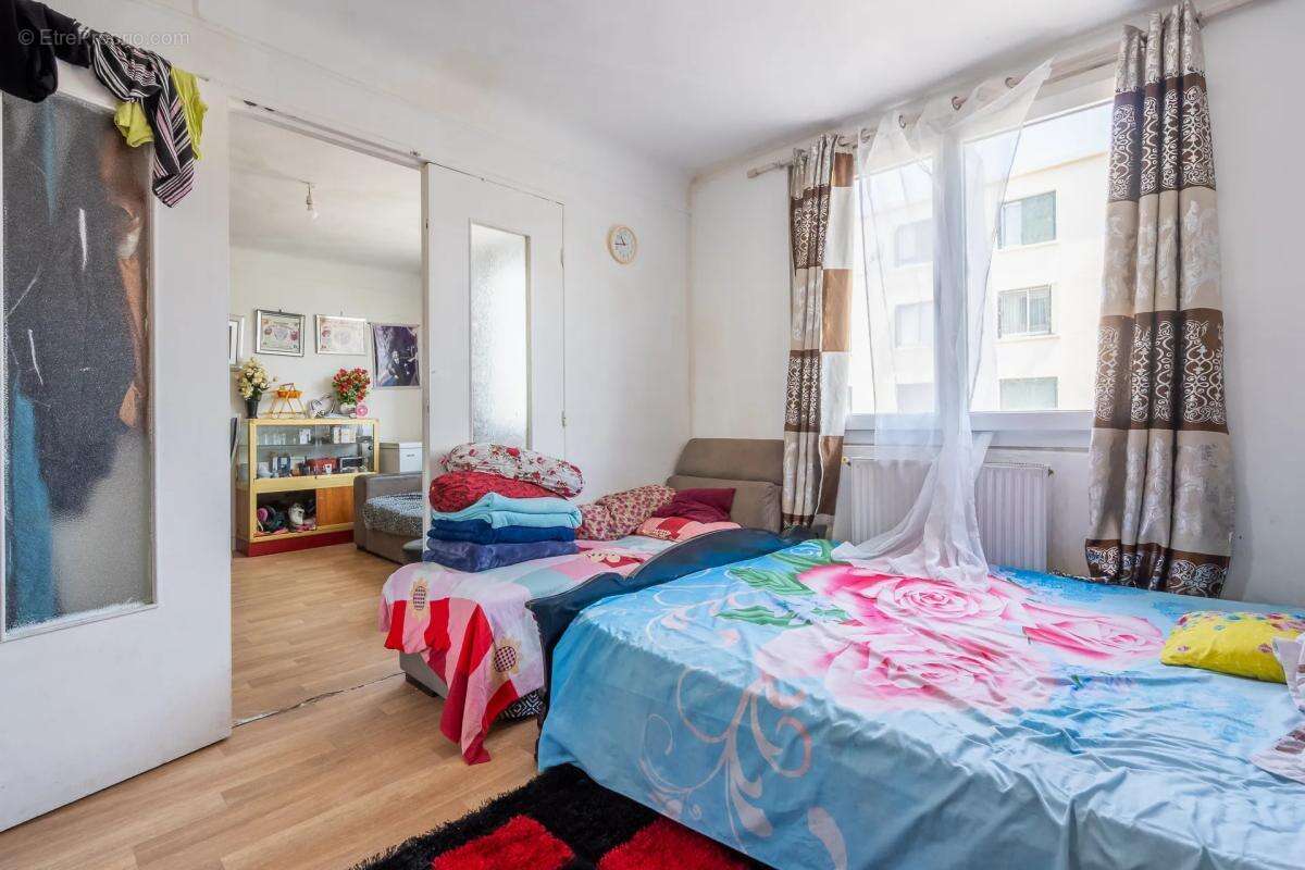 Appartement à AUBERVILLIERS