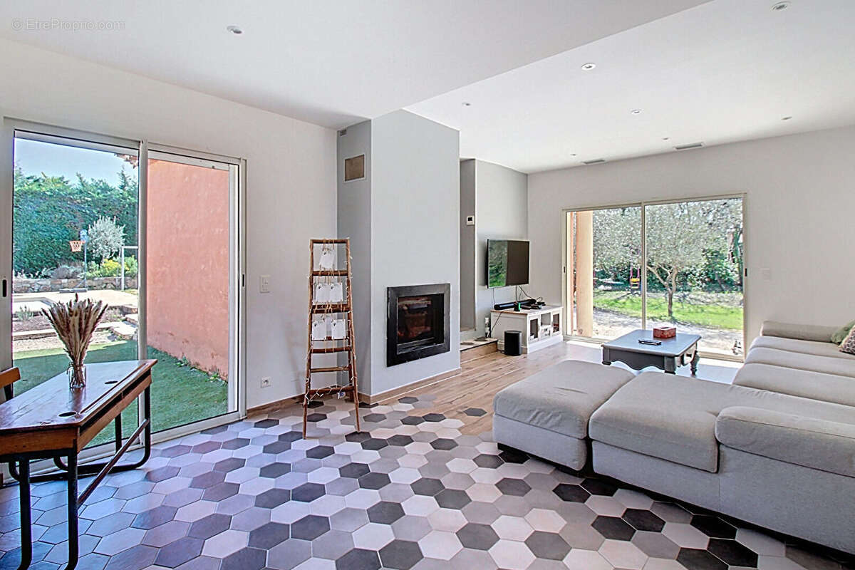 Maison à LORGUES
