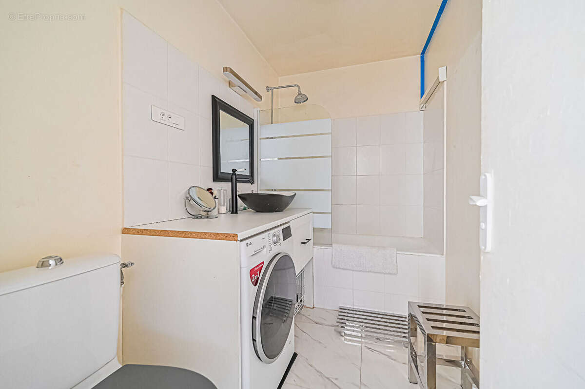 Appartement à PARIS-19E
