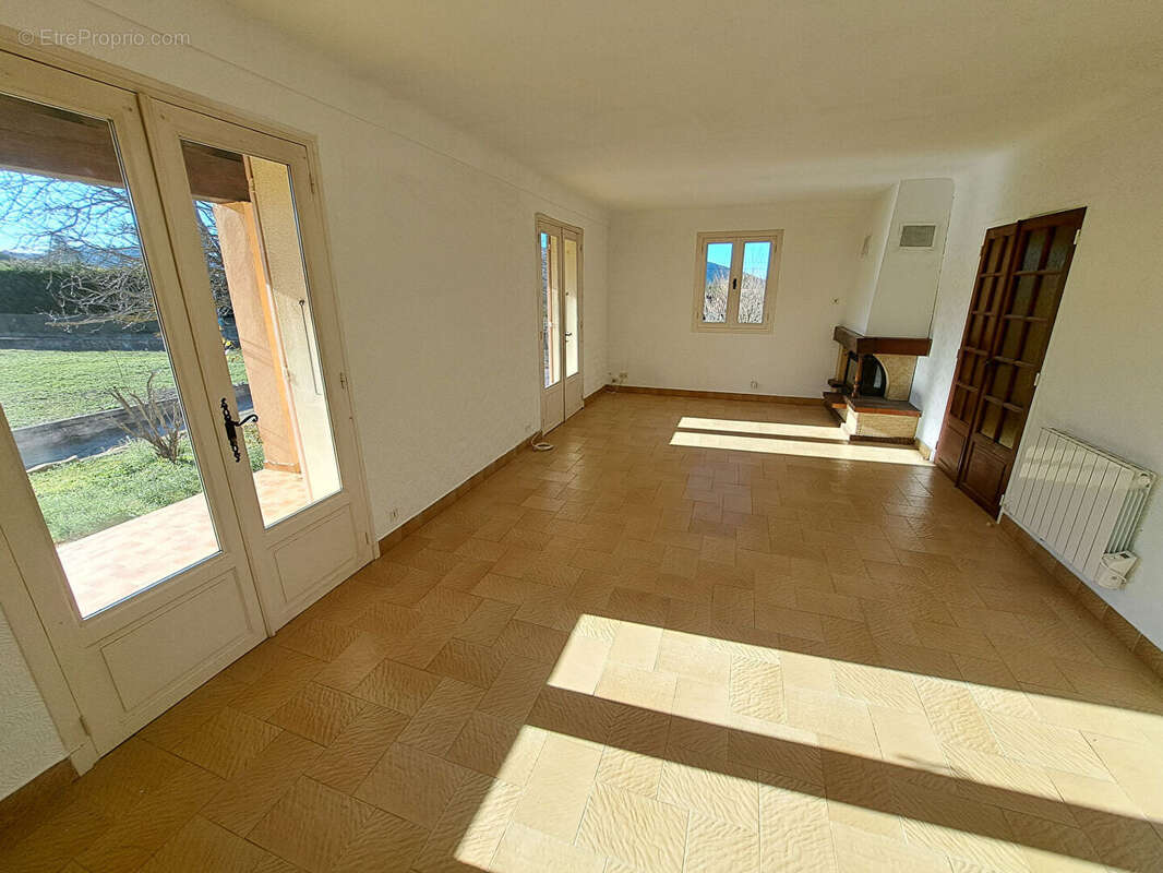 Maison à MALAUCENE