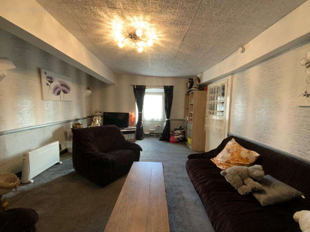 Maison à SAINT-PARDOUX-LES-CARDS