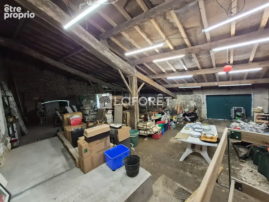 Maison en pierre avec garage, dépendances et vaste terrain au calme - photo 13
