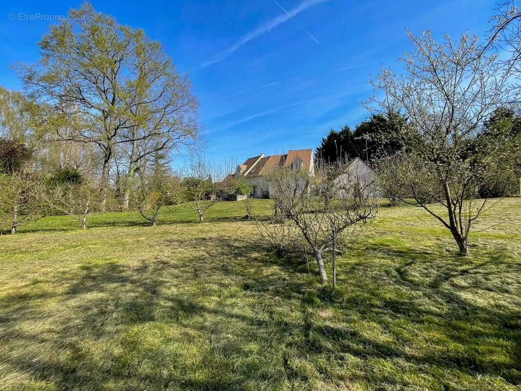 Maison à BRIIS-SOUS-FORGES