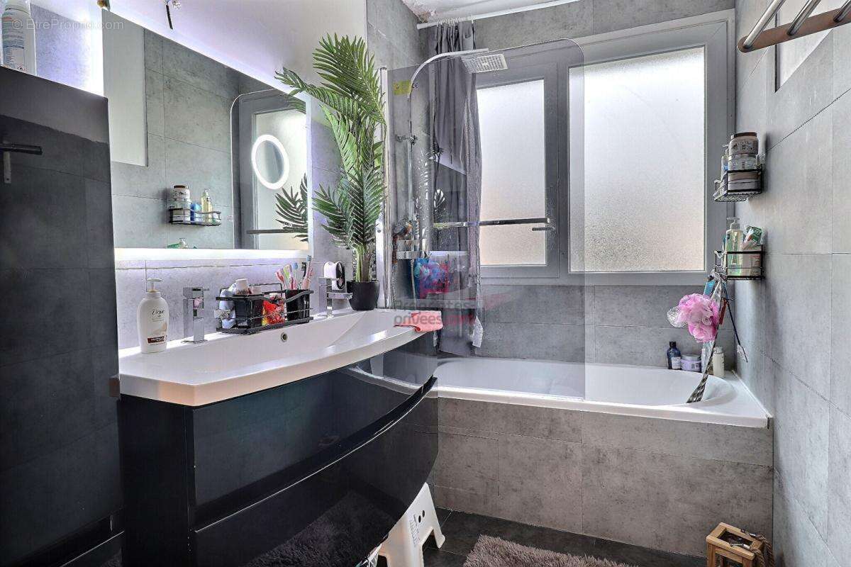 Appartement à SAINT-MICHEL-SUR-ORGE