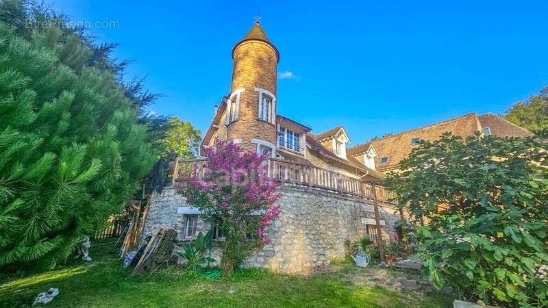 Appartement à FONTAINE-LA-RIVIERE