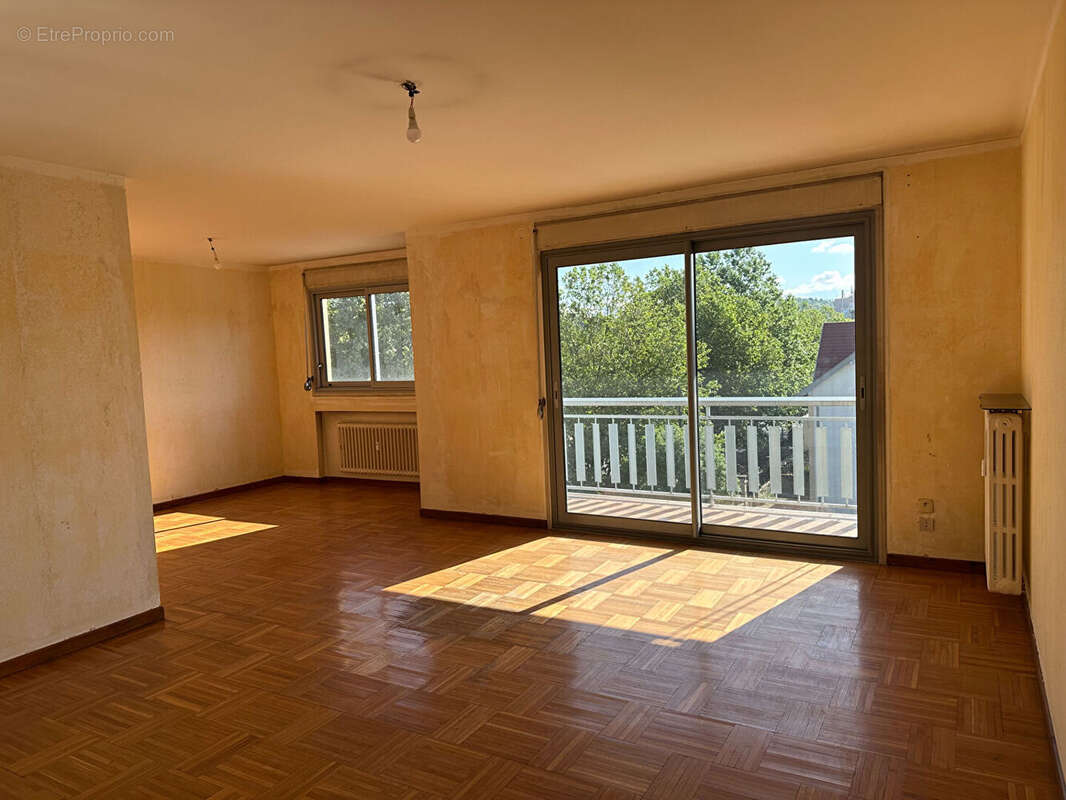 Appartement à BOURGOIN-JALLIEU
