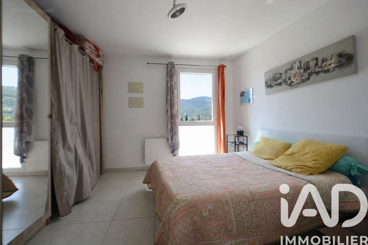Photo 2 - Appartement à CUGES-LES-PINS