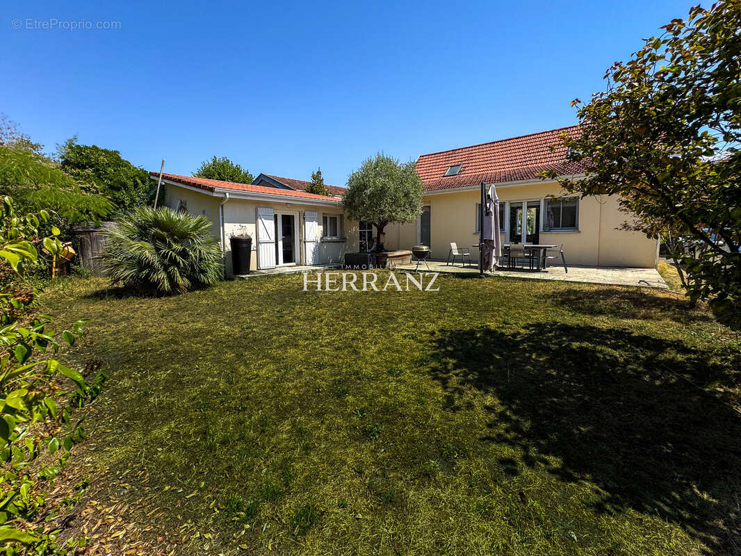Maison à PESSAC