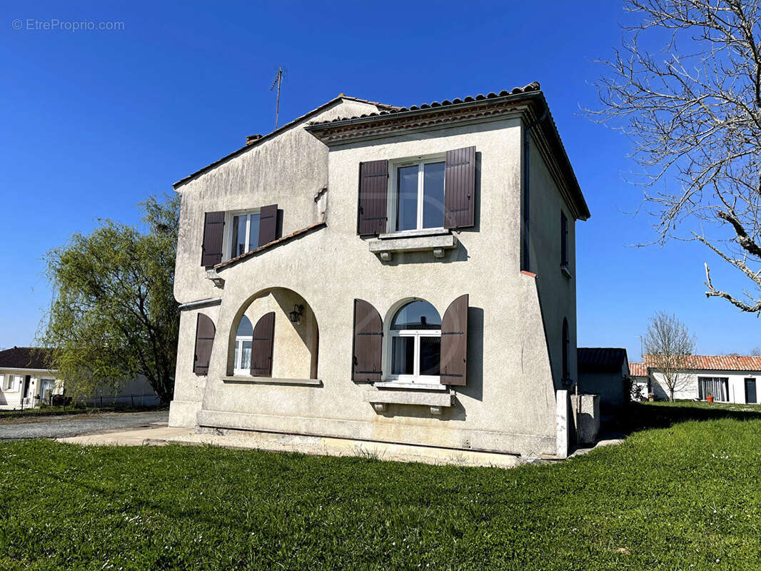 Maison à MONSEGUR