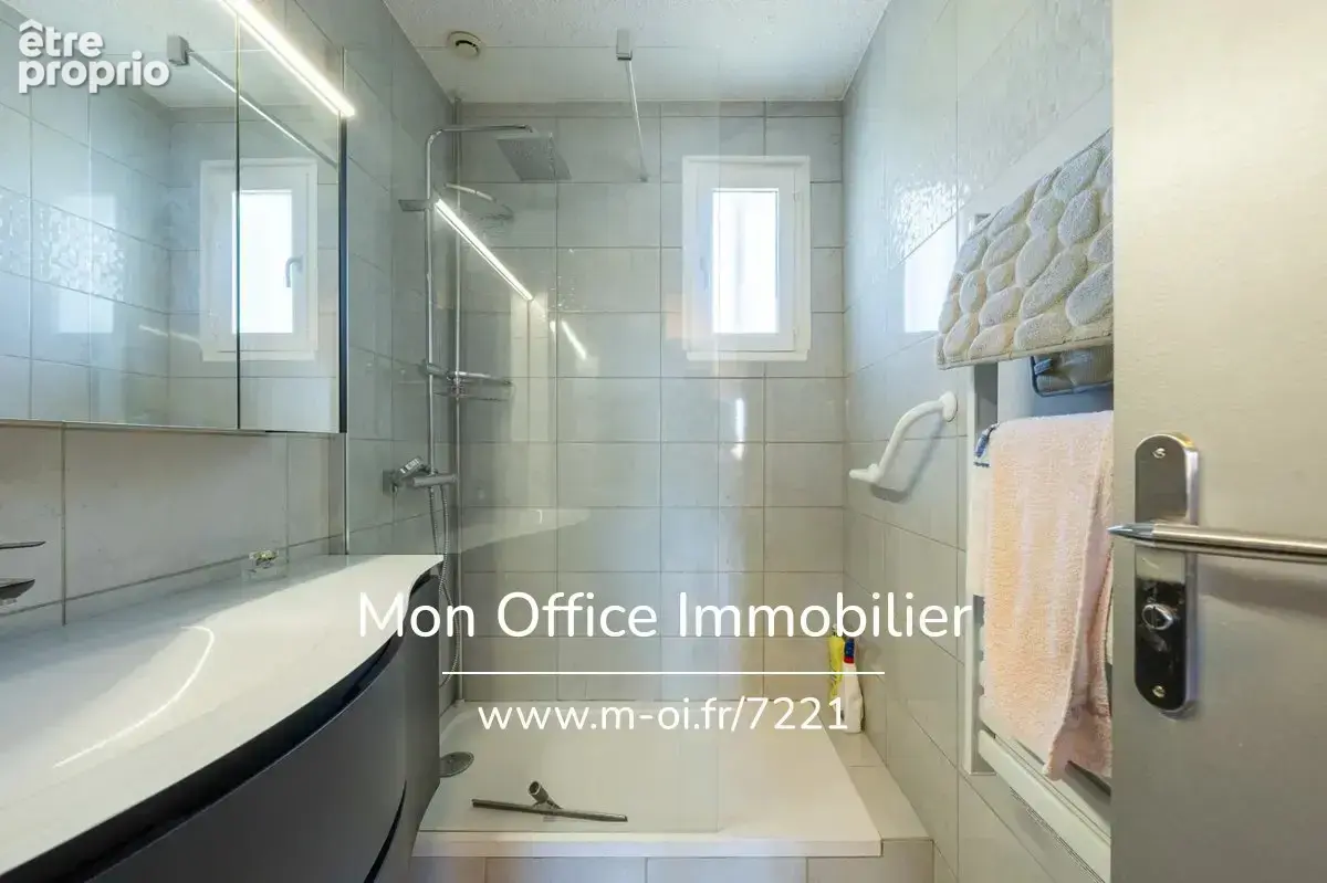 Référence : 7221-AUS. - Agréable maison en centre village de Venelles - photo 11