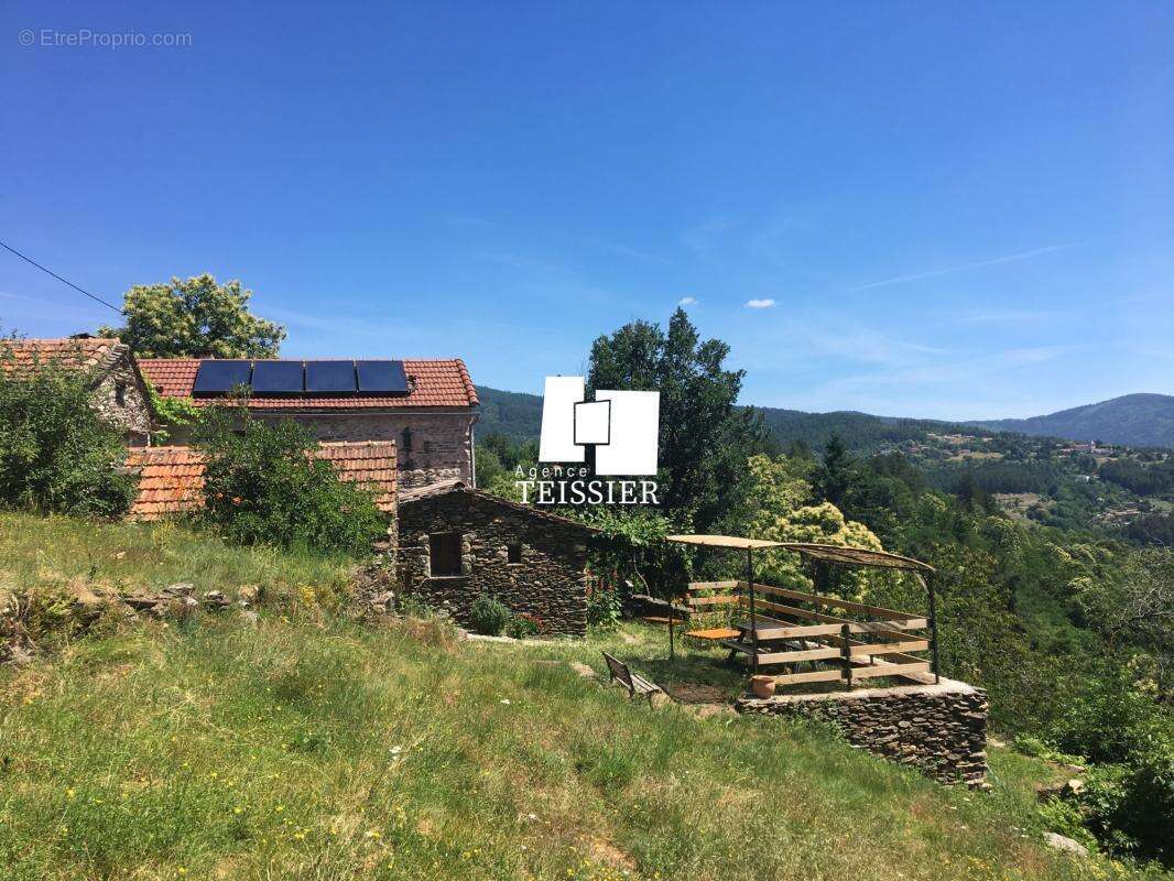Mas Cévenol avec une vue dégagée et près de 3 hectares de te - photo 17