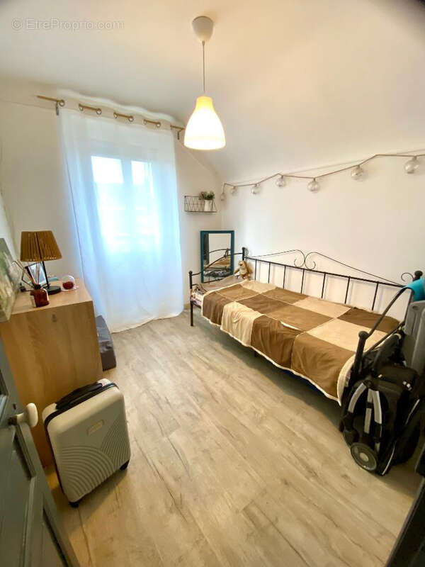 Maison à MONT-SAINT-SULPICE