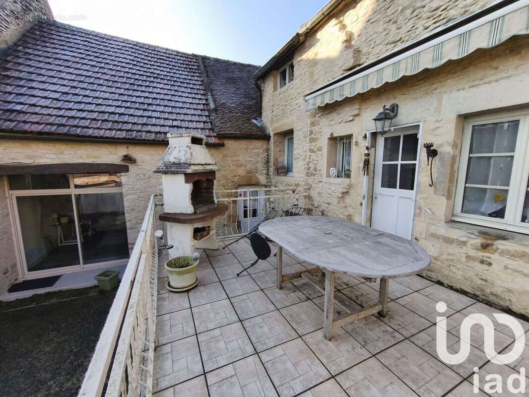Maison 229 m² à Asquins  - photo 6