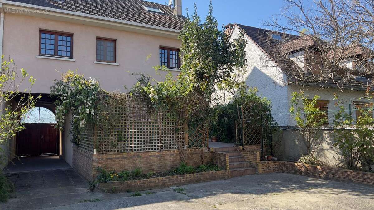 Maison à NEUILLY-PLAISANCE