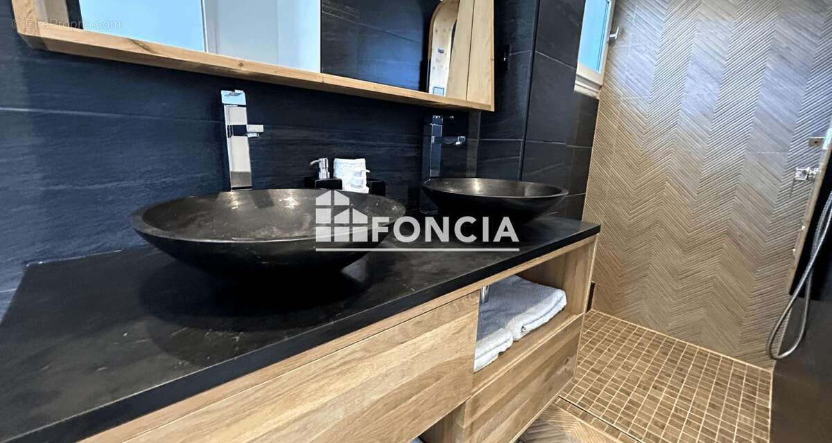 Appartement à BORMES-LES-MIMOSAS