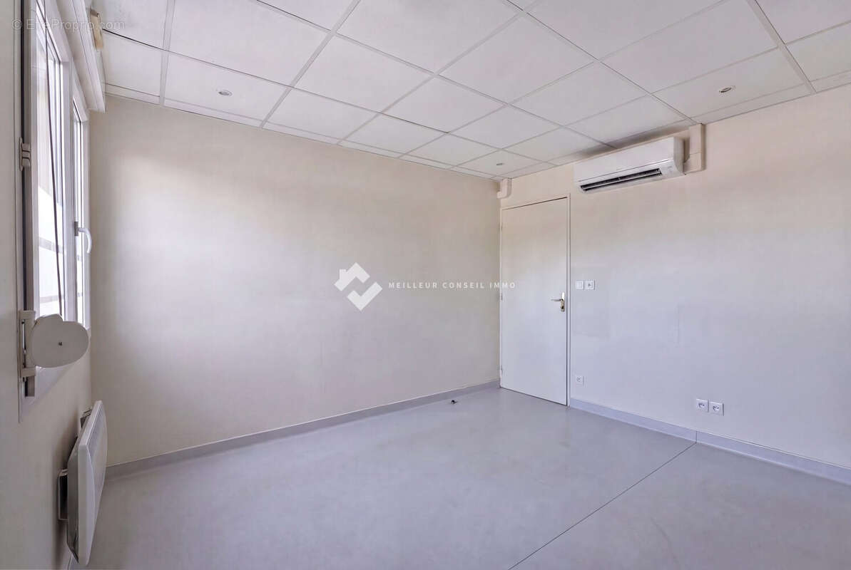 Appartement 108 m² à Saint-Bonnet-De-Mure  - photo 5