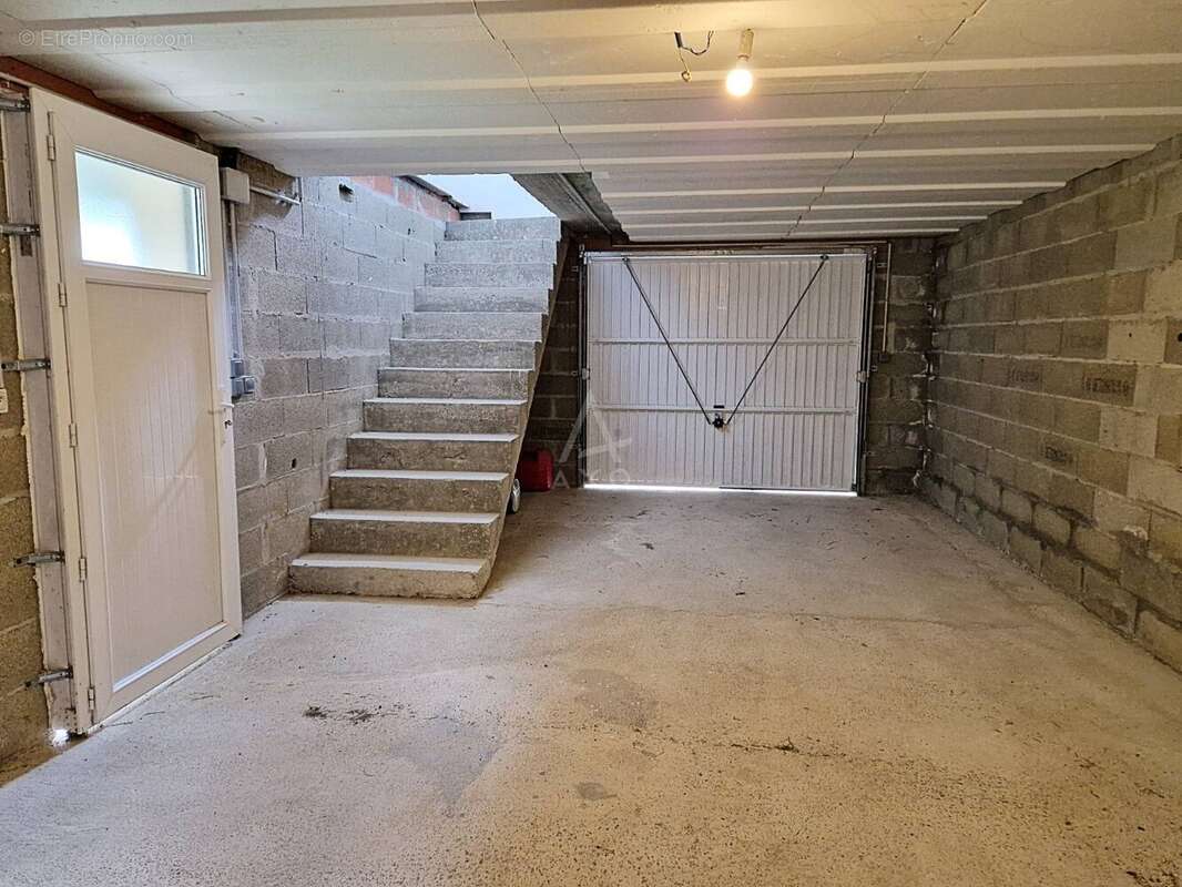 Maison contemporaine de 98m2  3 chambres  Garage de 58 m²  Terrain de plus de 2 000 m² - photo 15