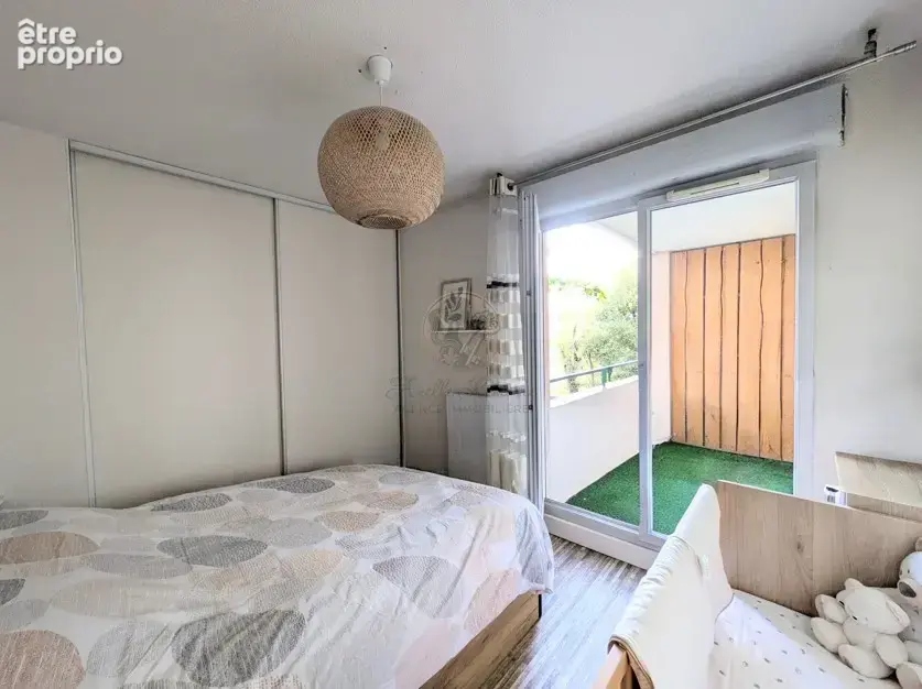 Lyon 7ᵉ   Appartement T2 avec balcon, parking et piscine au sein d’une résidence recherchée - photo 11