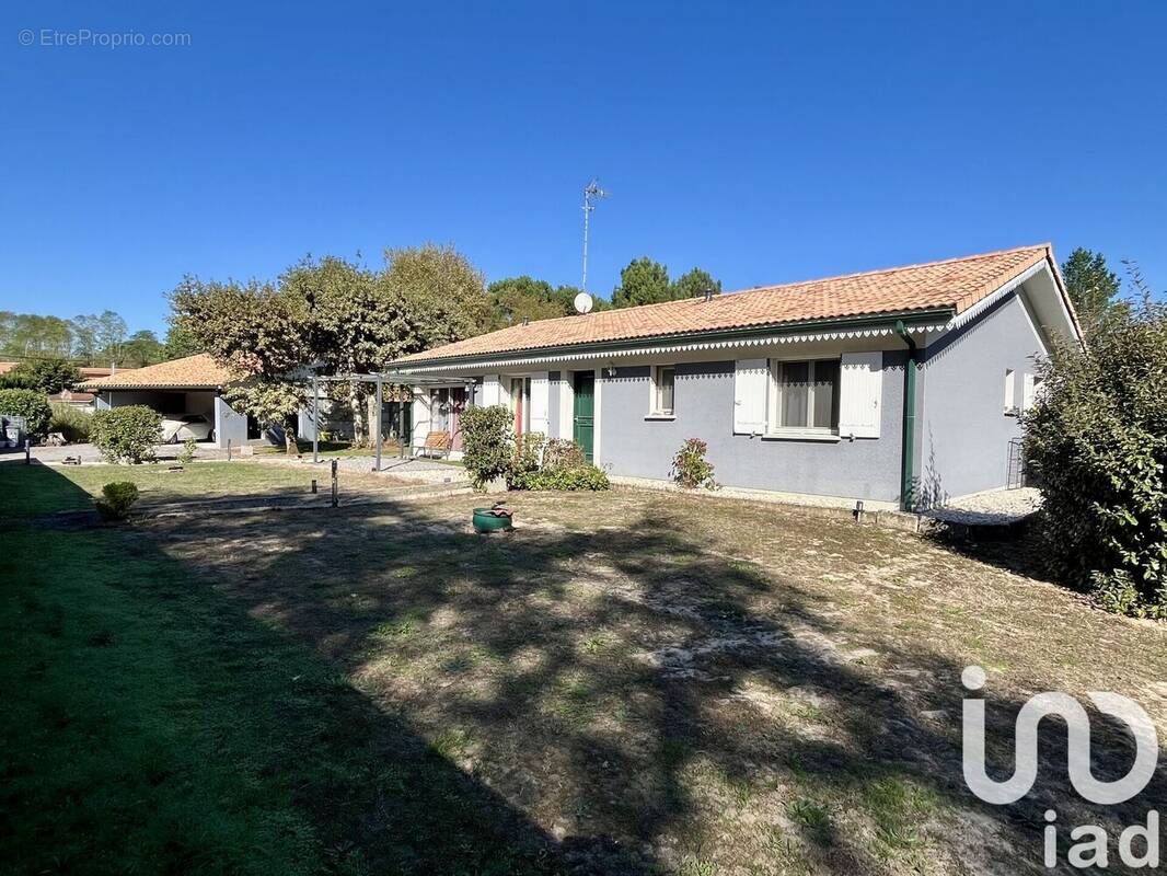 Photo 1 - Maison à SAINT-MORILLON