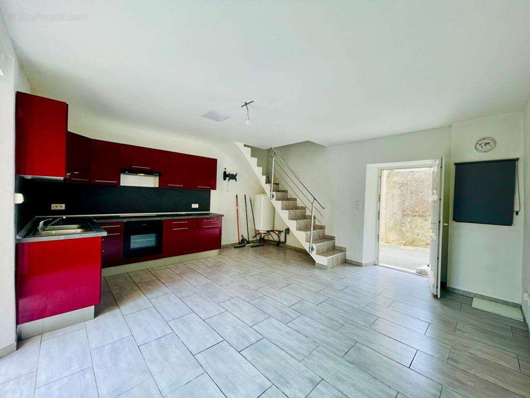 Maison à VILLENEUVE-MINERVOIS