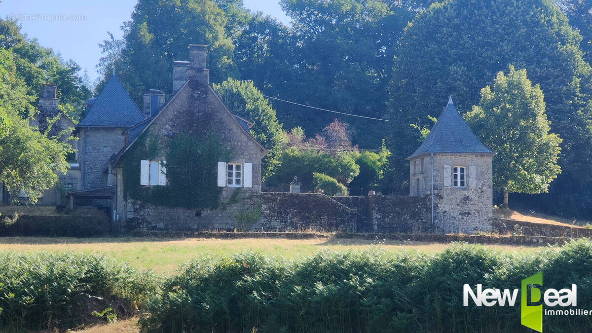 Maison à MARCILLAC-LA-CROISILLE