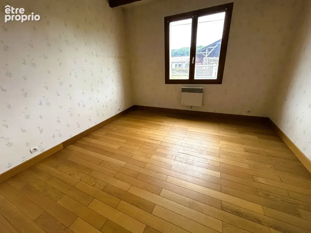 Maison familiale vovable de plain-pied 4 chambres + bureau garage beau terrain clos - photo 5