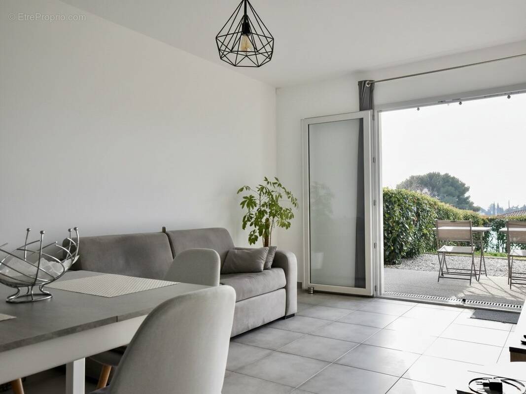 Séjour T2 - Appartement à LA GARDE