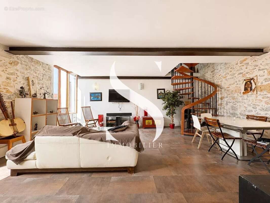 Appartement à VALLAURIS