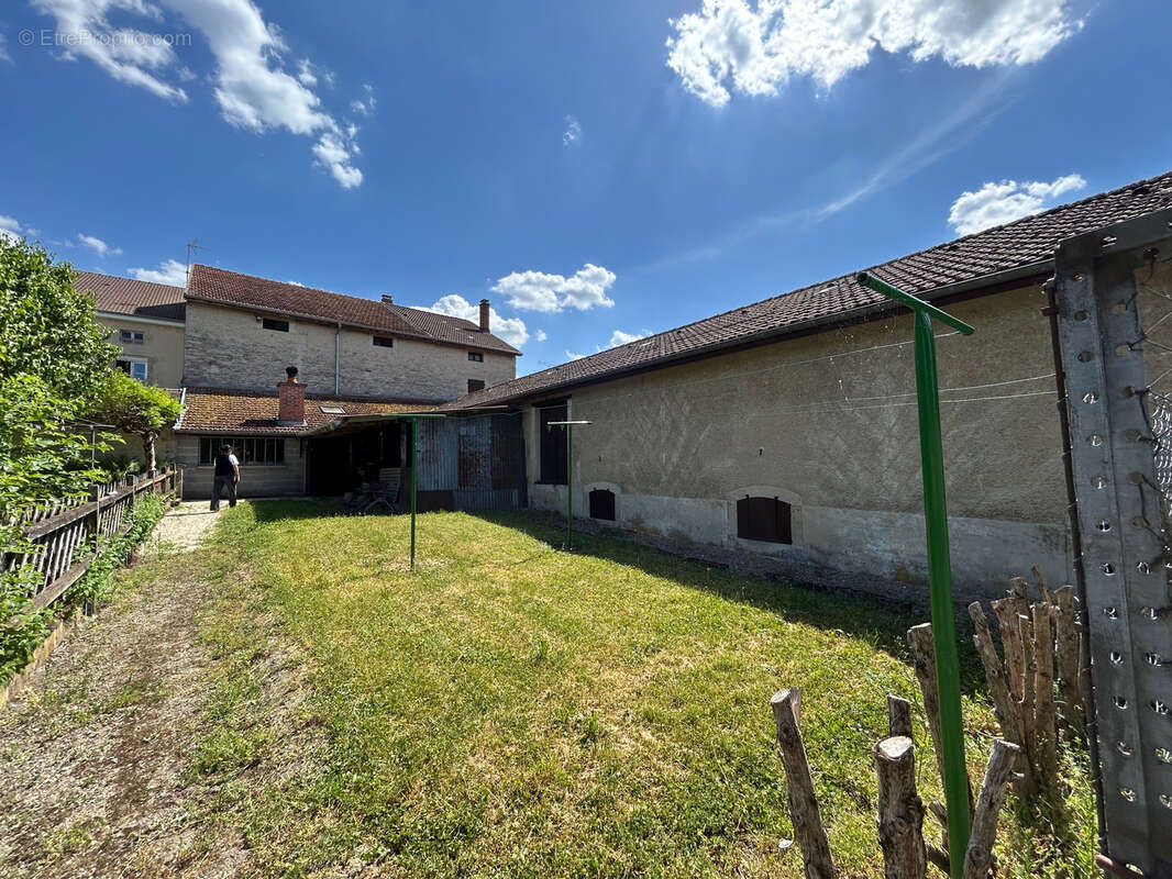 Maison à VIEVILLE