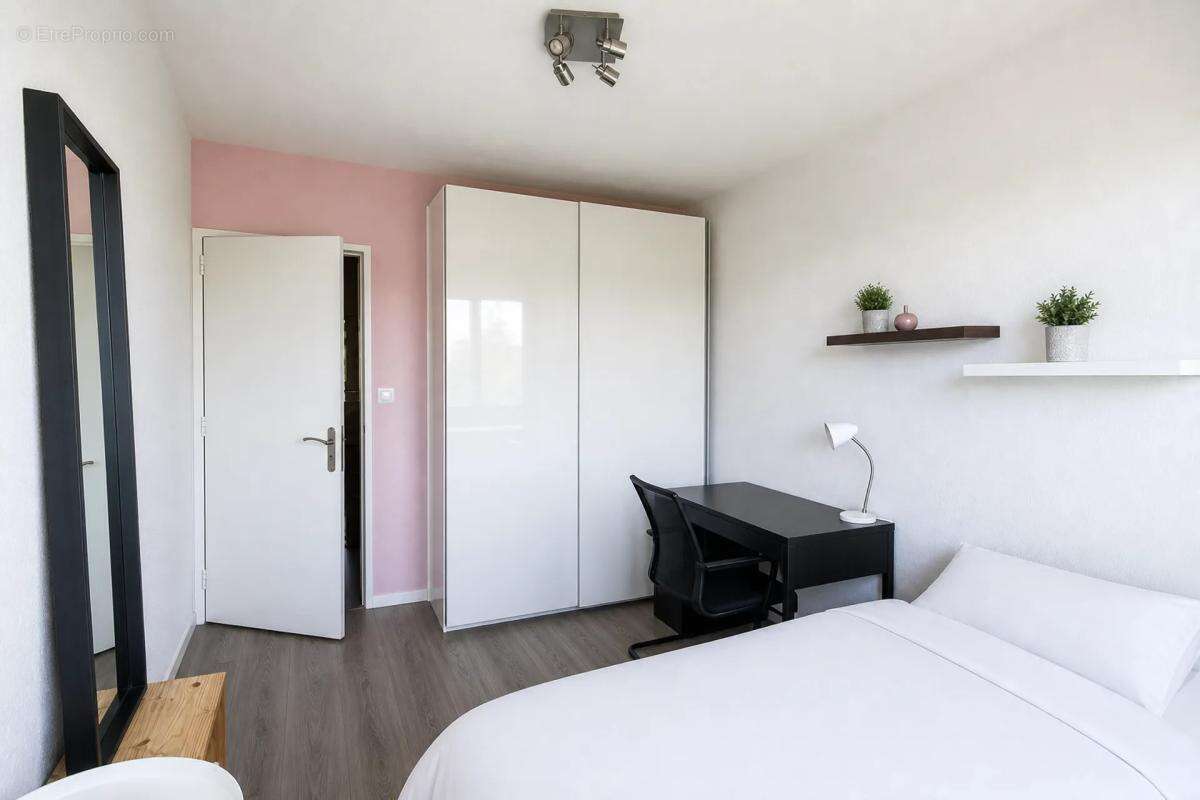 Lyon 8e, Appart T4 lumineux avec garage - photo 10