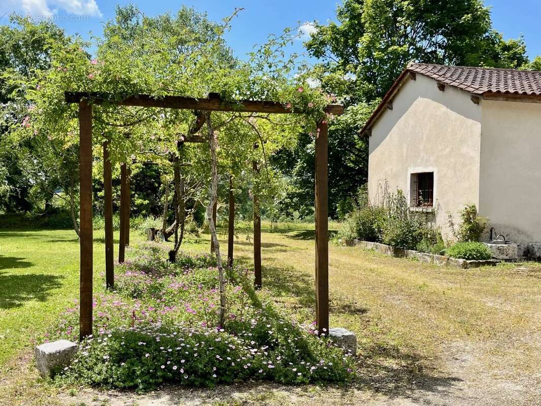 Maison à AUBETERRE-SUR-DRONNE
