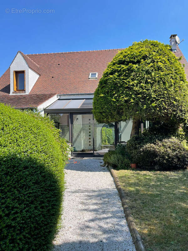 Maison à CRESPIERES