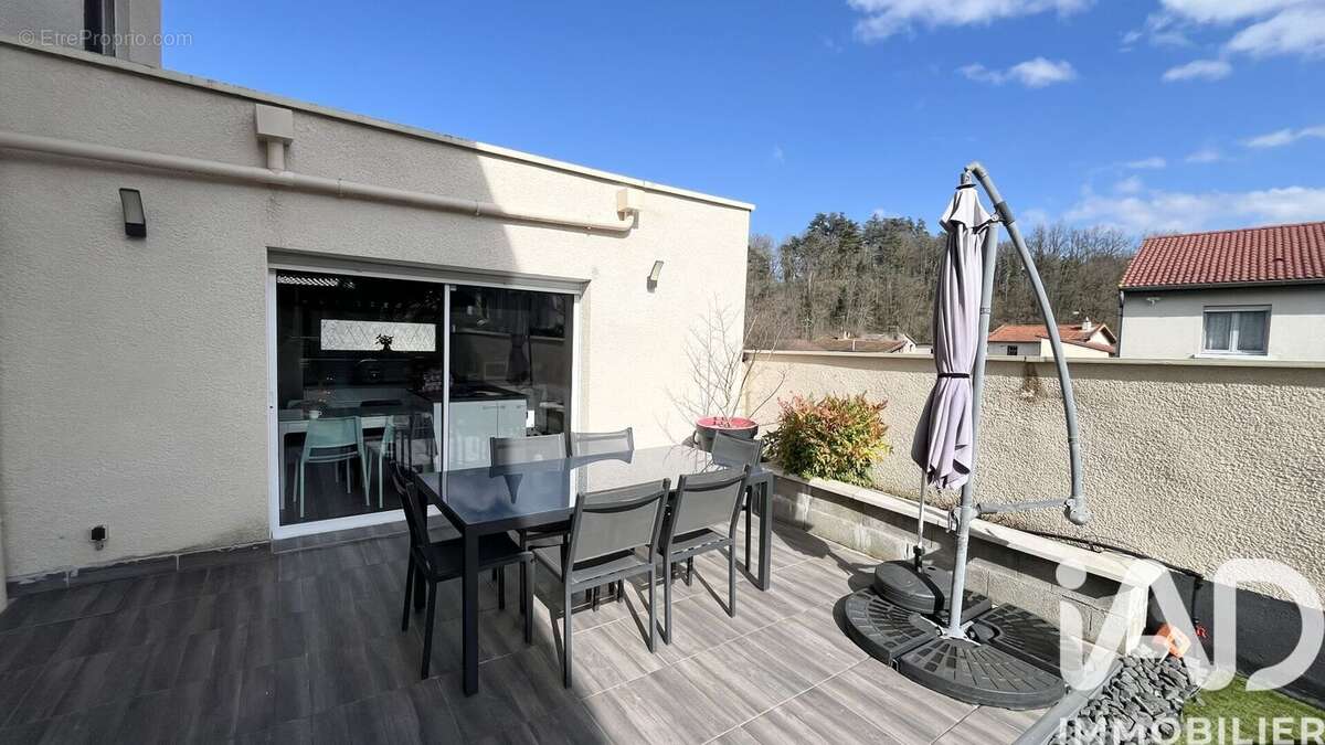 Photo 5 - Maison à LE CHAMBON-FEUGEROLLES