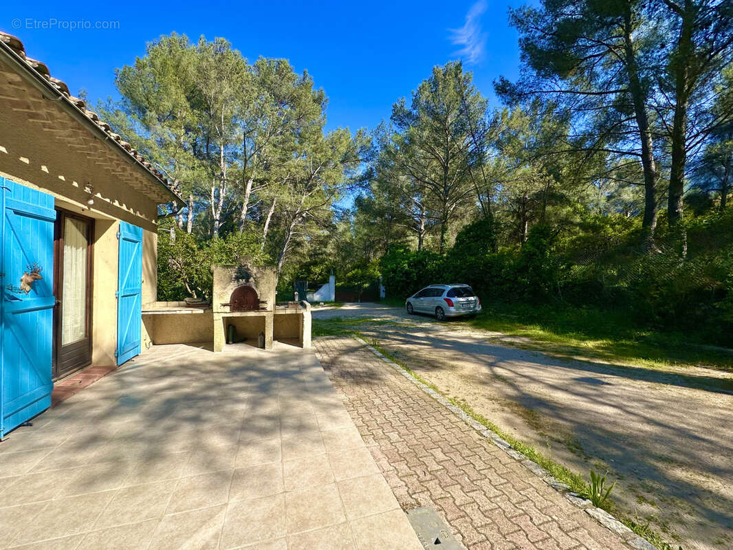 Maison T4 de 110 m2 au Revest-les-Eaux - photo 5