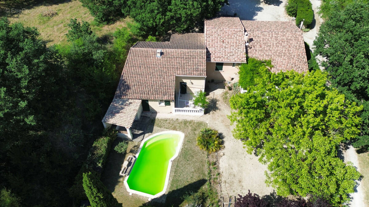 Maison à LA TOUR-D'AIGUES
