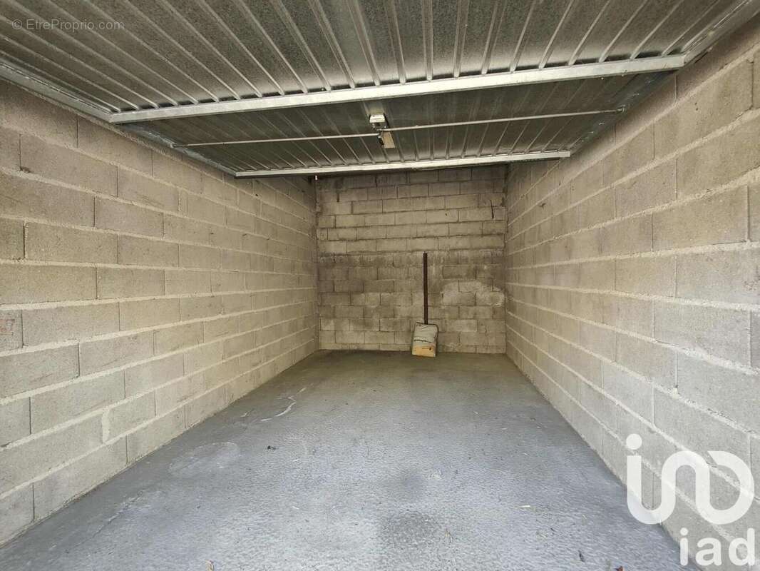 Photo 5 - Parking à ALBI