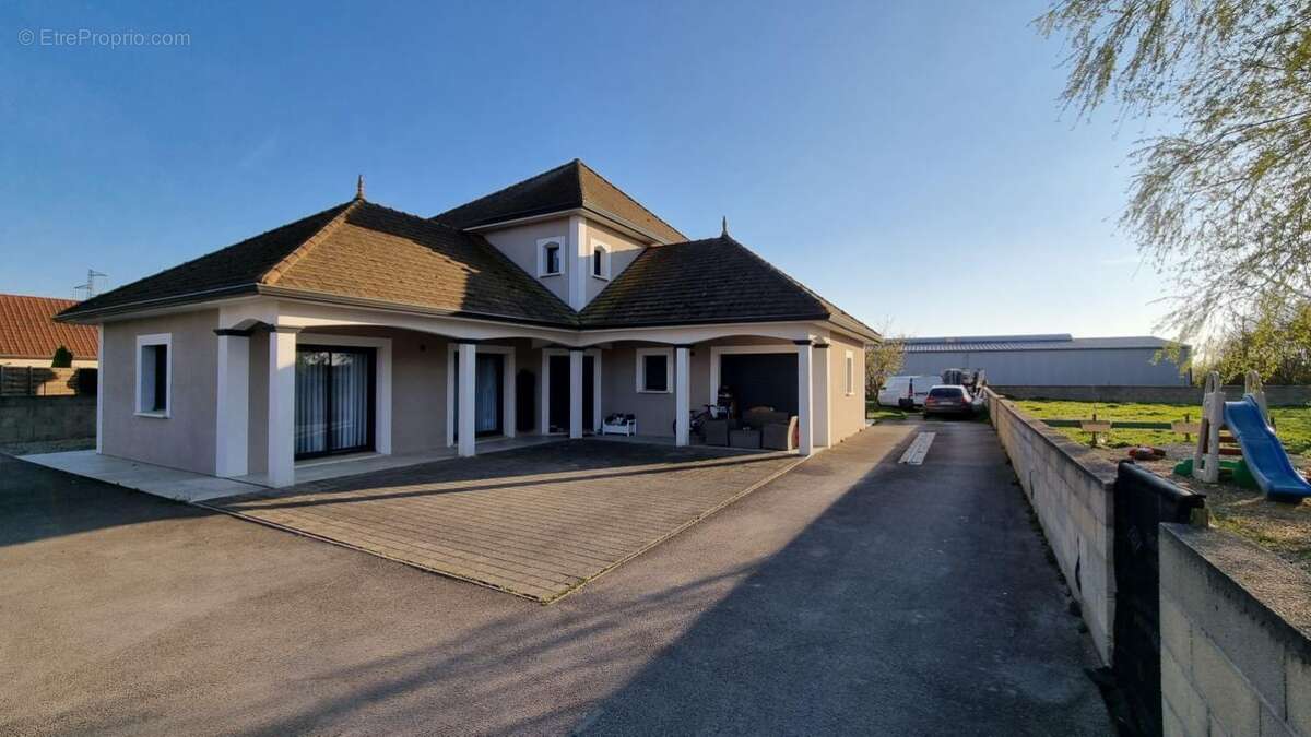 Maison 150 m² à Alleriot  - photo 2